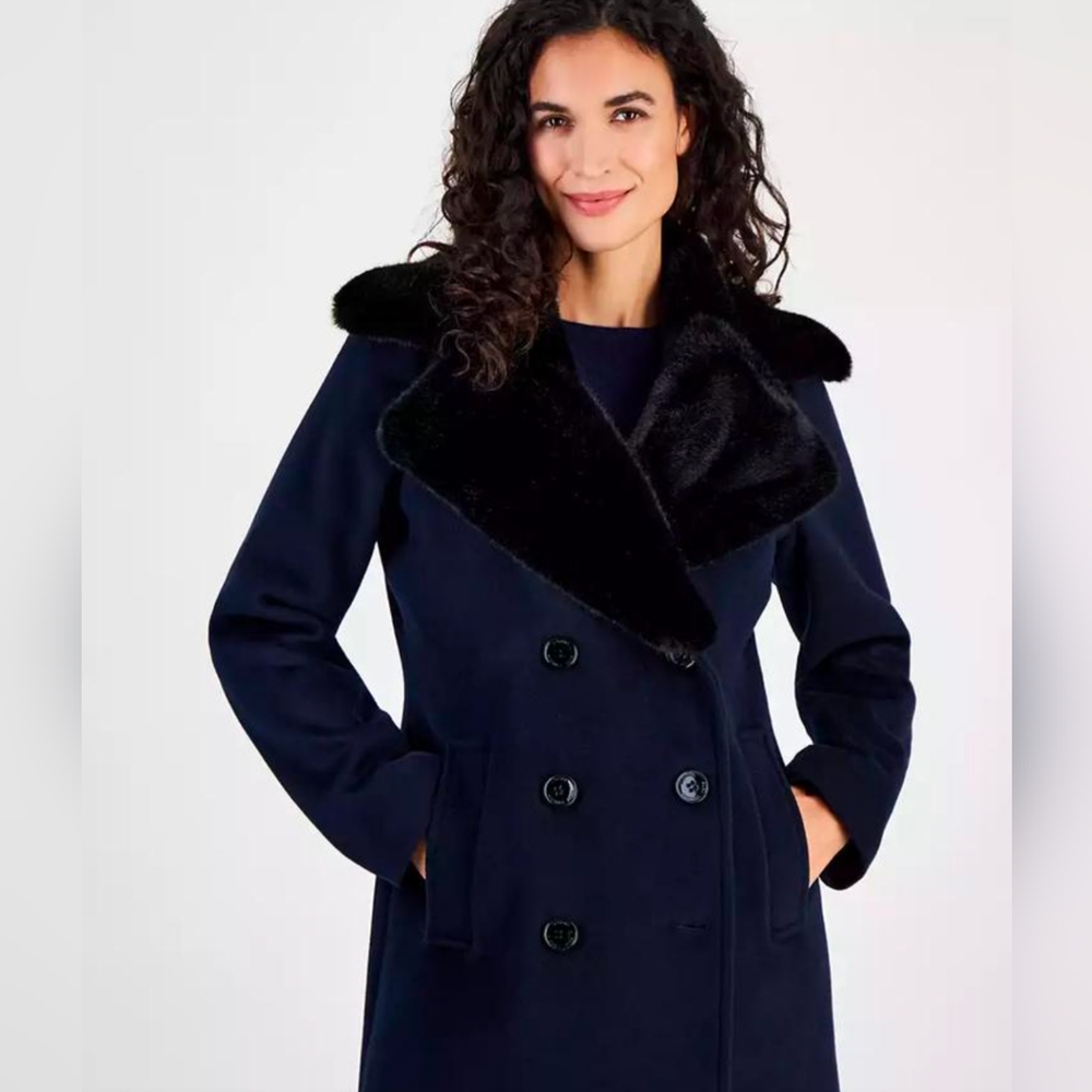 Elegant Michael Kors Double Breasted Wool Blend Coat With Faux Fur Collar
